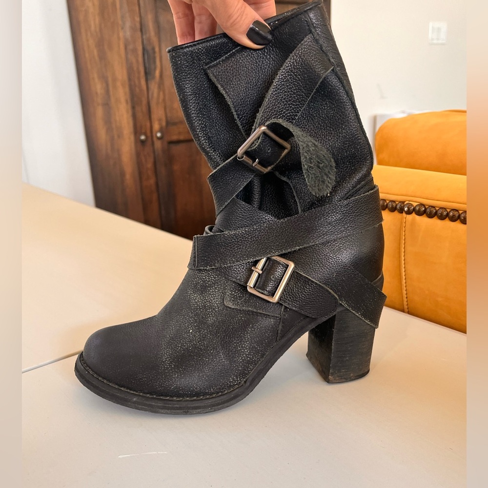 Wrap, slouch buckle boots